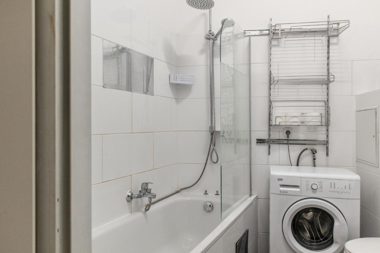 Joyful 2Br Shared Apt Near Millenium Tower & Danube River Вена Экстерьер фото