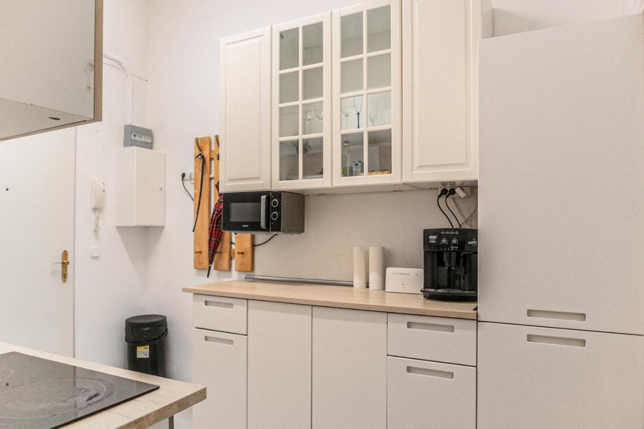 Joyful 2Br Shared Apt Near Millenium Tower & Danube River Вена Экстерьер фото