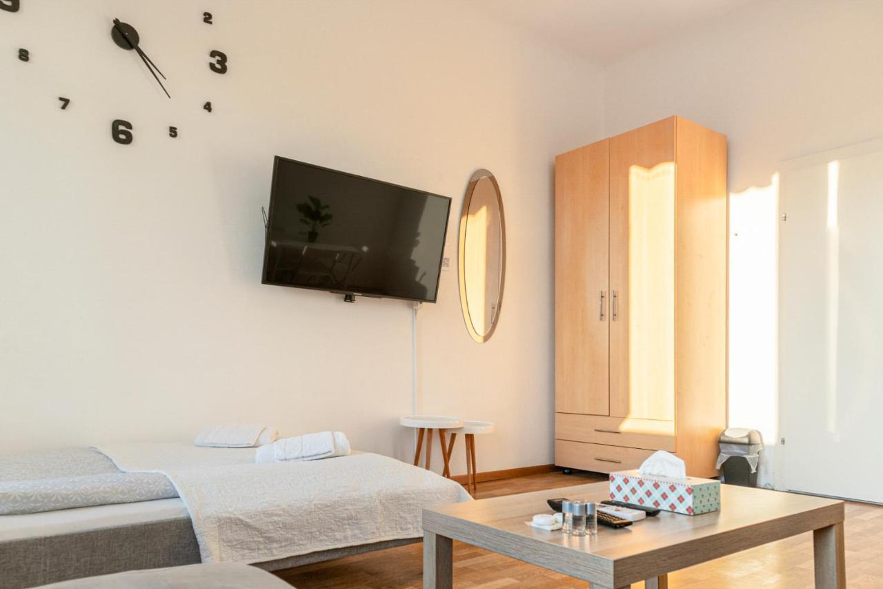 Joyful 2Br Shared Apt Near Millenium Tower & Danube River Вена Экстерьер фото