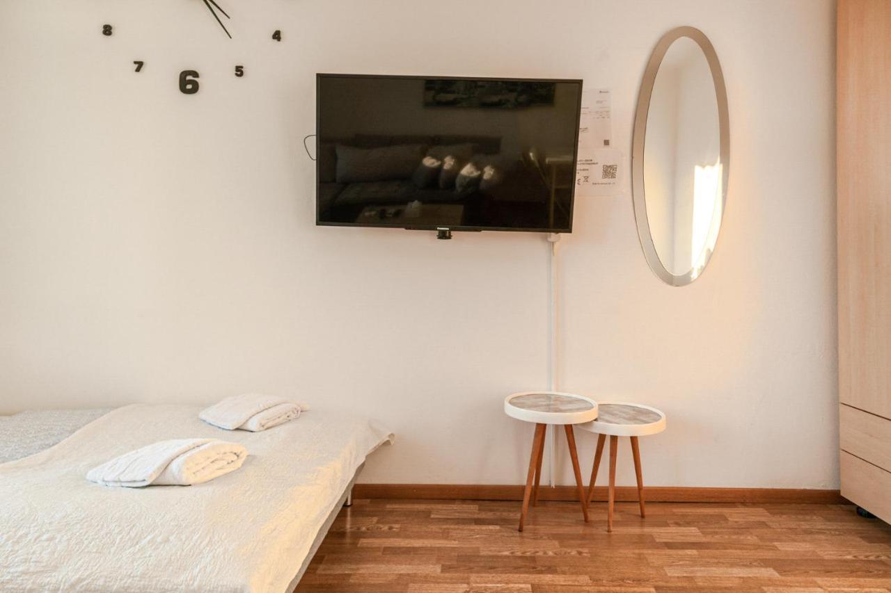 Joyful 2Br Shared Apt Near Millenium Tower & Danube River Вена Экстерьер фото
