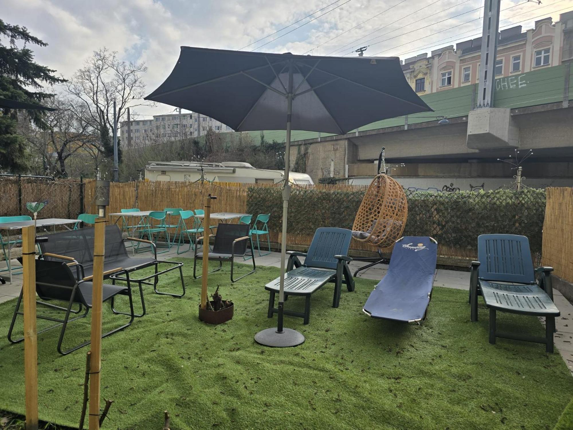 Joyful 2Br Shared Apt Near Millenium Tower & Danube River Вена Экстерьер фото